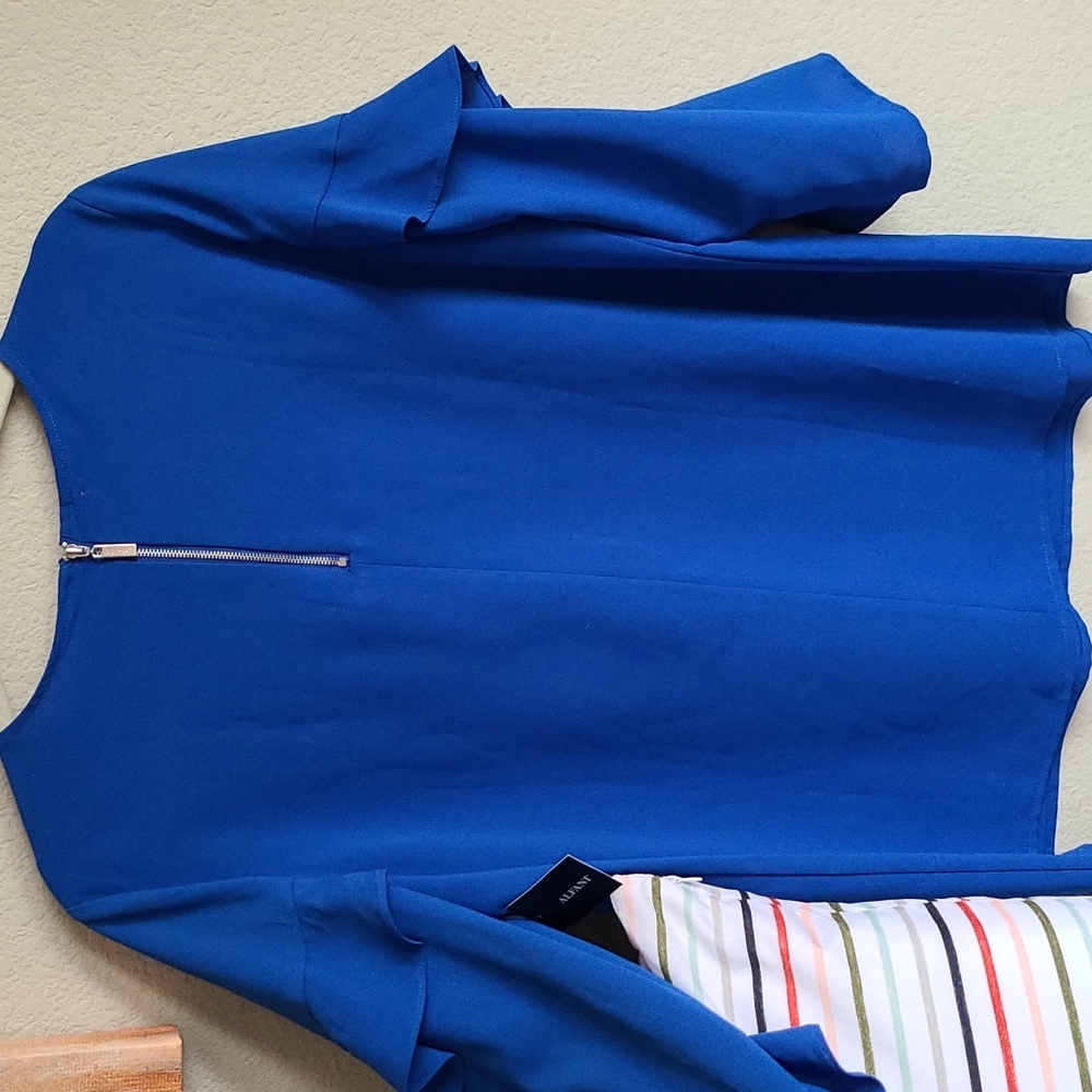 Alfani Blouse - Picture 4 of 5